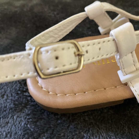 Women’s sandals with crystal toe strap embellishment. Ankle buckle - Picture 4 of 7